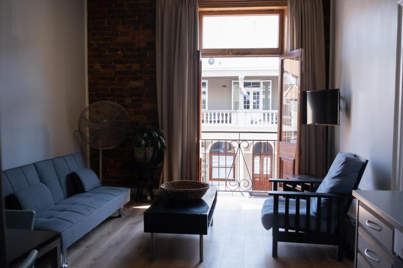 Apartment Daddy Long Legs Self Catering