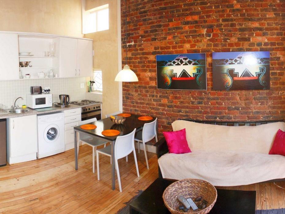 Apartment Daddy Long Legs Self Catering